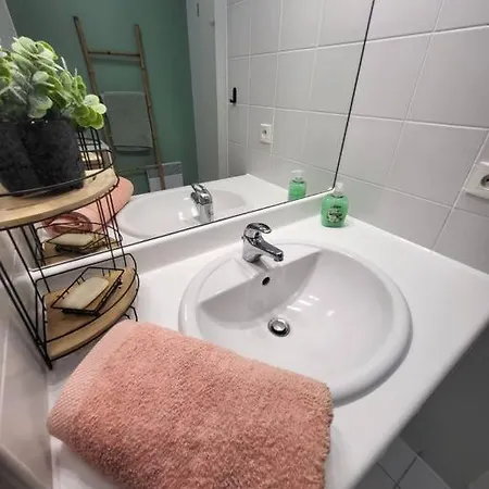 Calme Avec Jardin 60m2 Apartment *